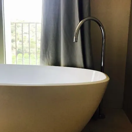 Отель Battimandorlo